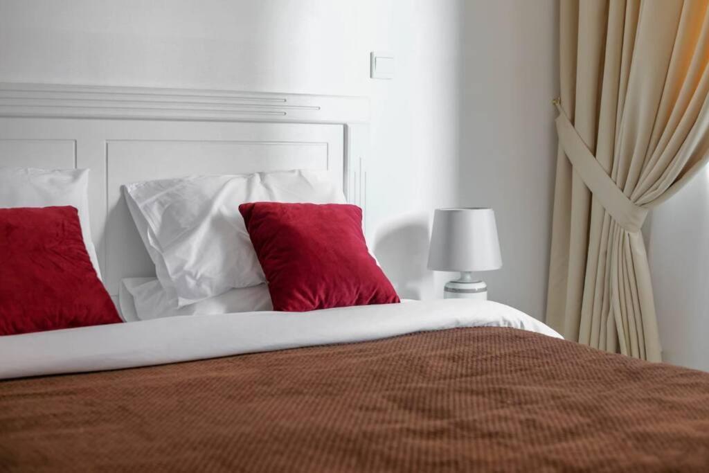 Appartamento Huge 2 Bedroom Front Abu Dhabi