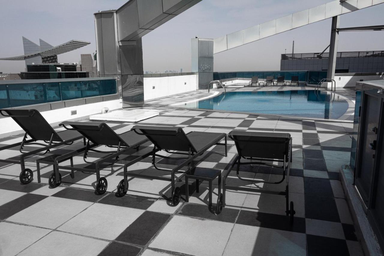 Huge 2 Bedroom Front Appartamento